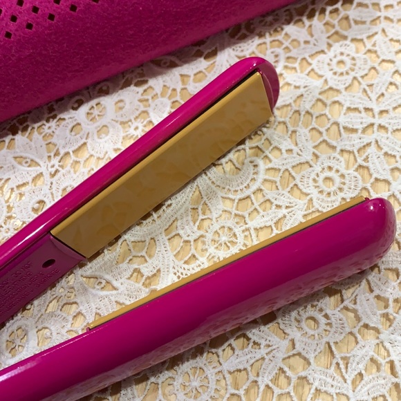 CHI Flat Iron - Picture 2 of 5